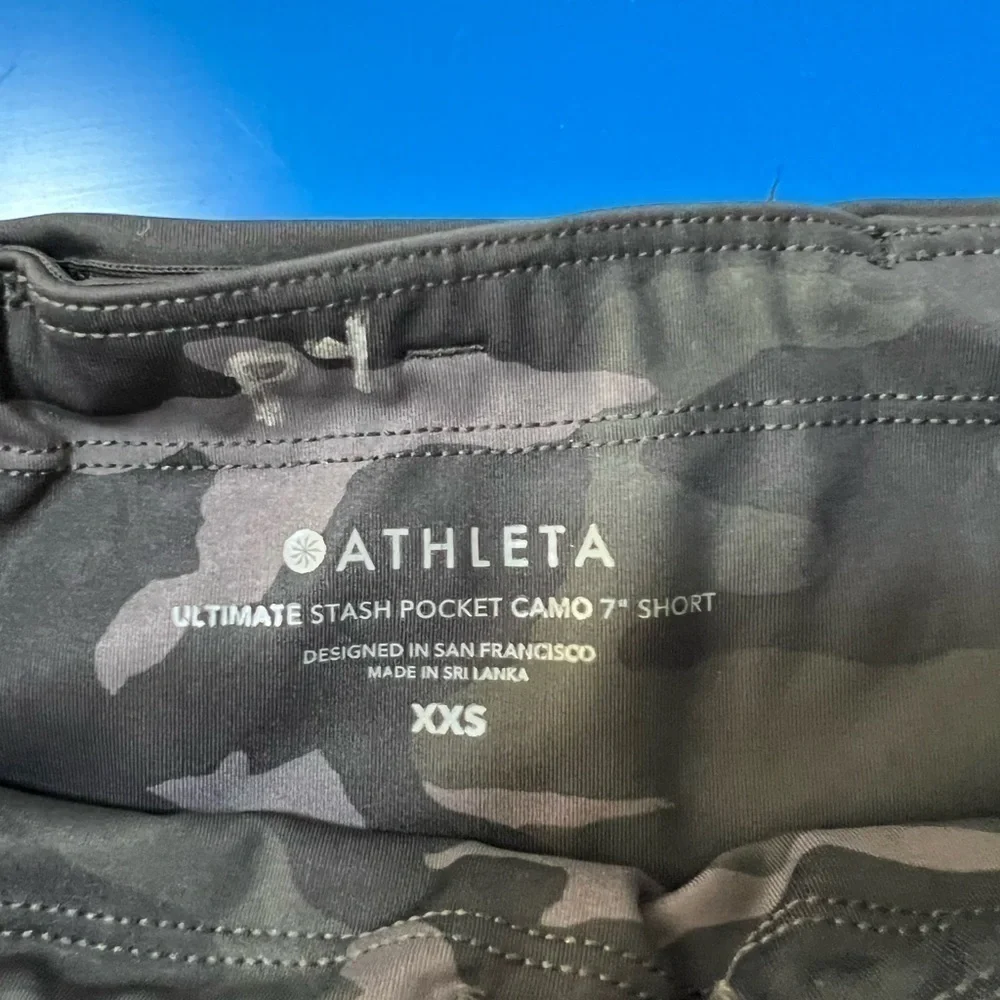 Athleta 7” Camouflage Biker Shorts. Like New
